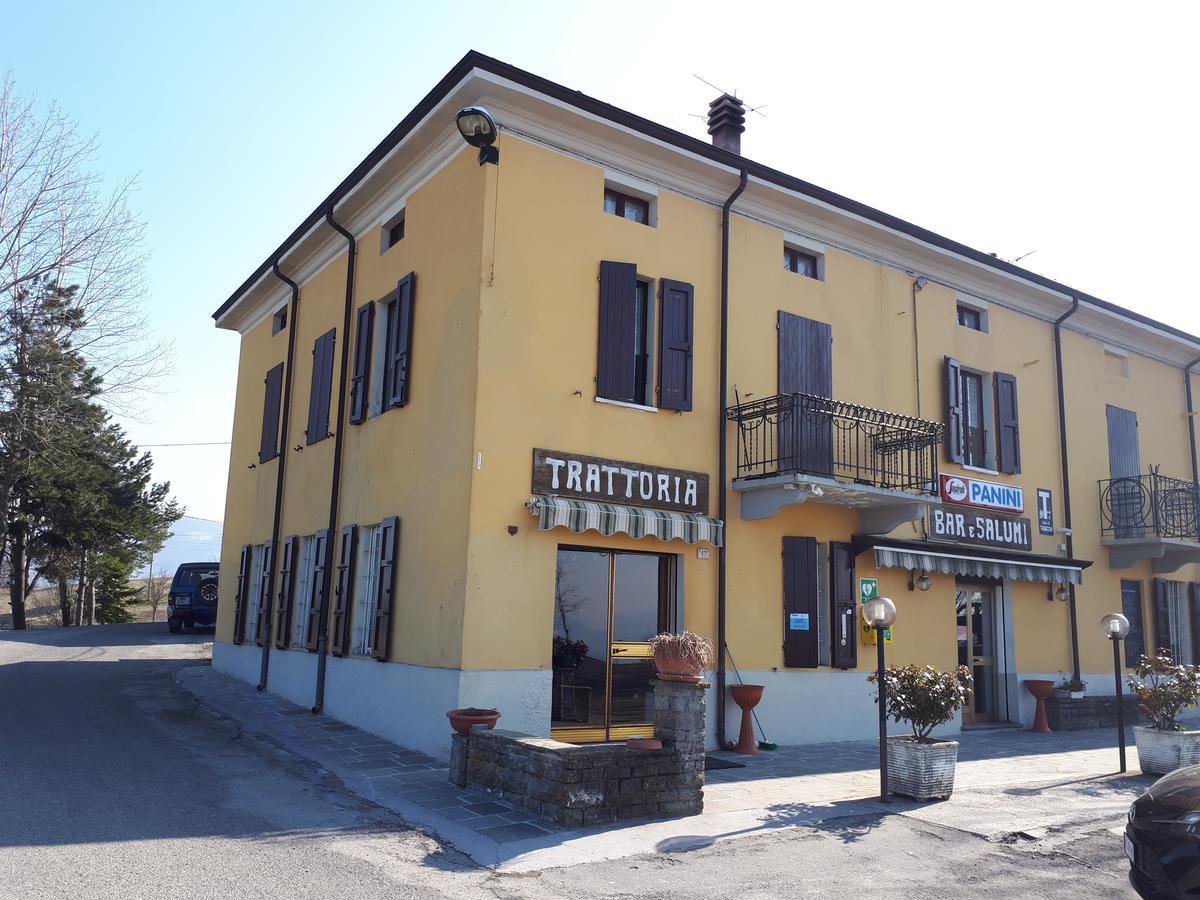 Trattoria Cattani Hotel Medesano Exterior photo